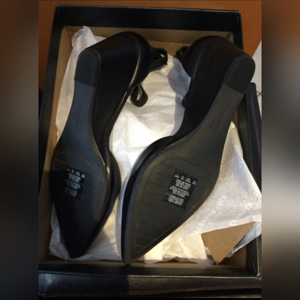 Kenneth Cole Ellis Ankle Strap D’Orsay Wedge Pump Size: 9.5 MED - Picture 8 of 8
